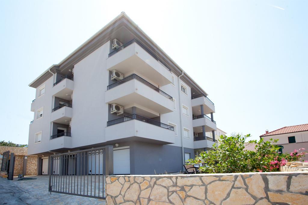 Apartments Maja Donji Okrug  エクステリア 写真