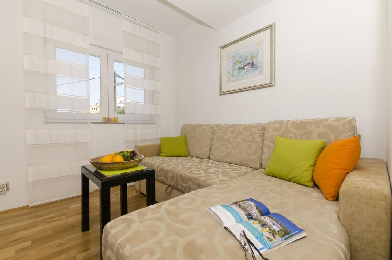 Apartments Maja Donji Okrug  エクステリア 写真