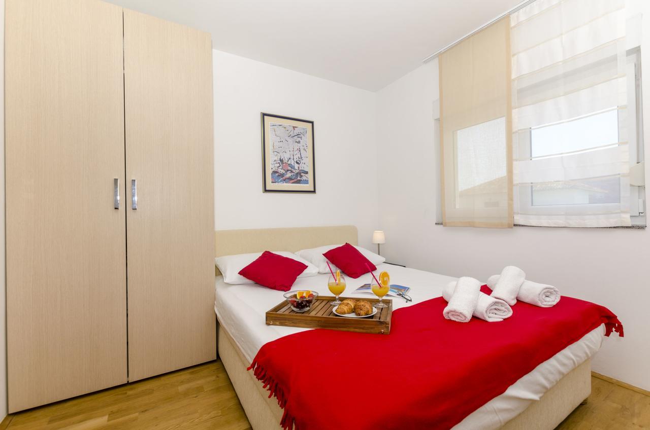 Apartments Maja Donji Okrug  エクステリア 写真