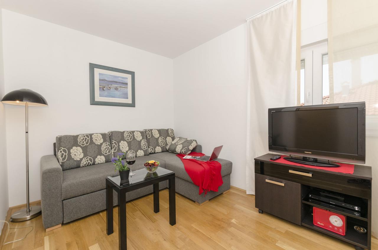 Apartments Maja Donji Okrug  エクステリア 写真