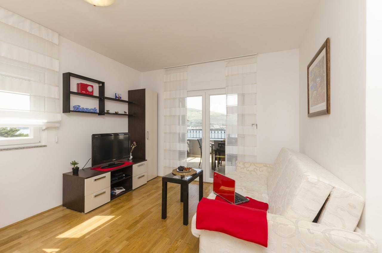 Apartments Maja Donji Okrug  エクステリア 写真