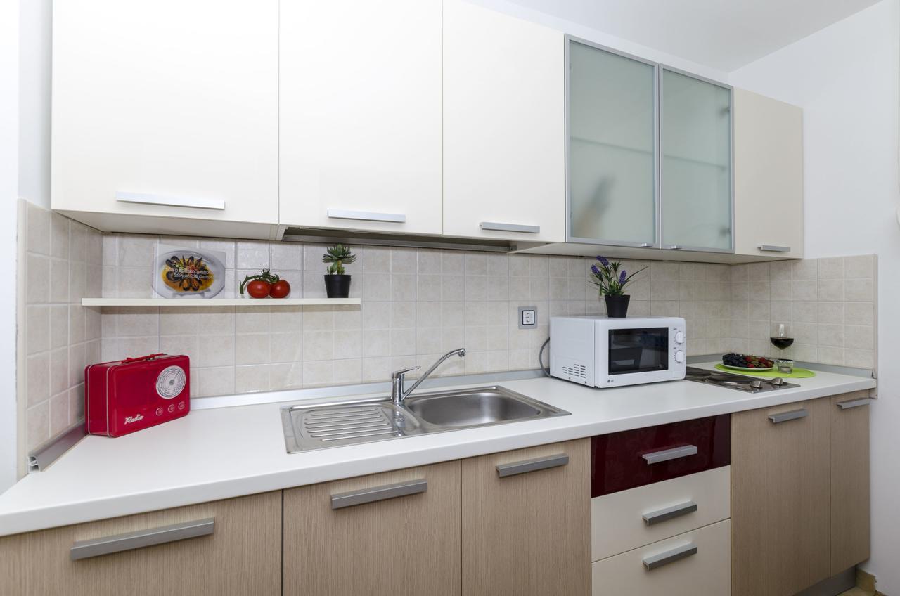 Apartments Maja Donji Okrug  エクステリア 写真