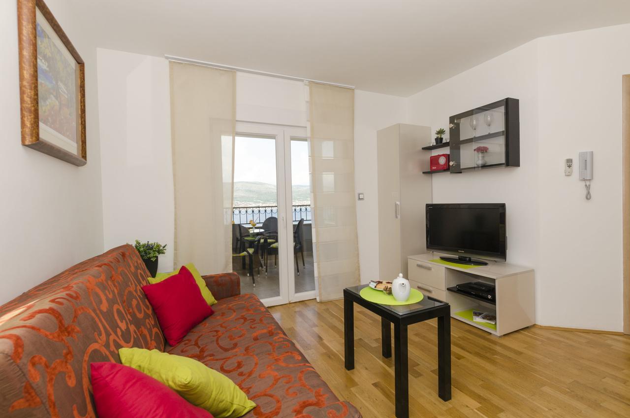 Apartments Maja Donji Okrug  エクステリア 写真