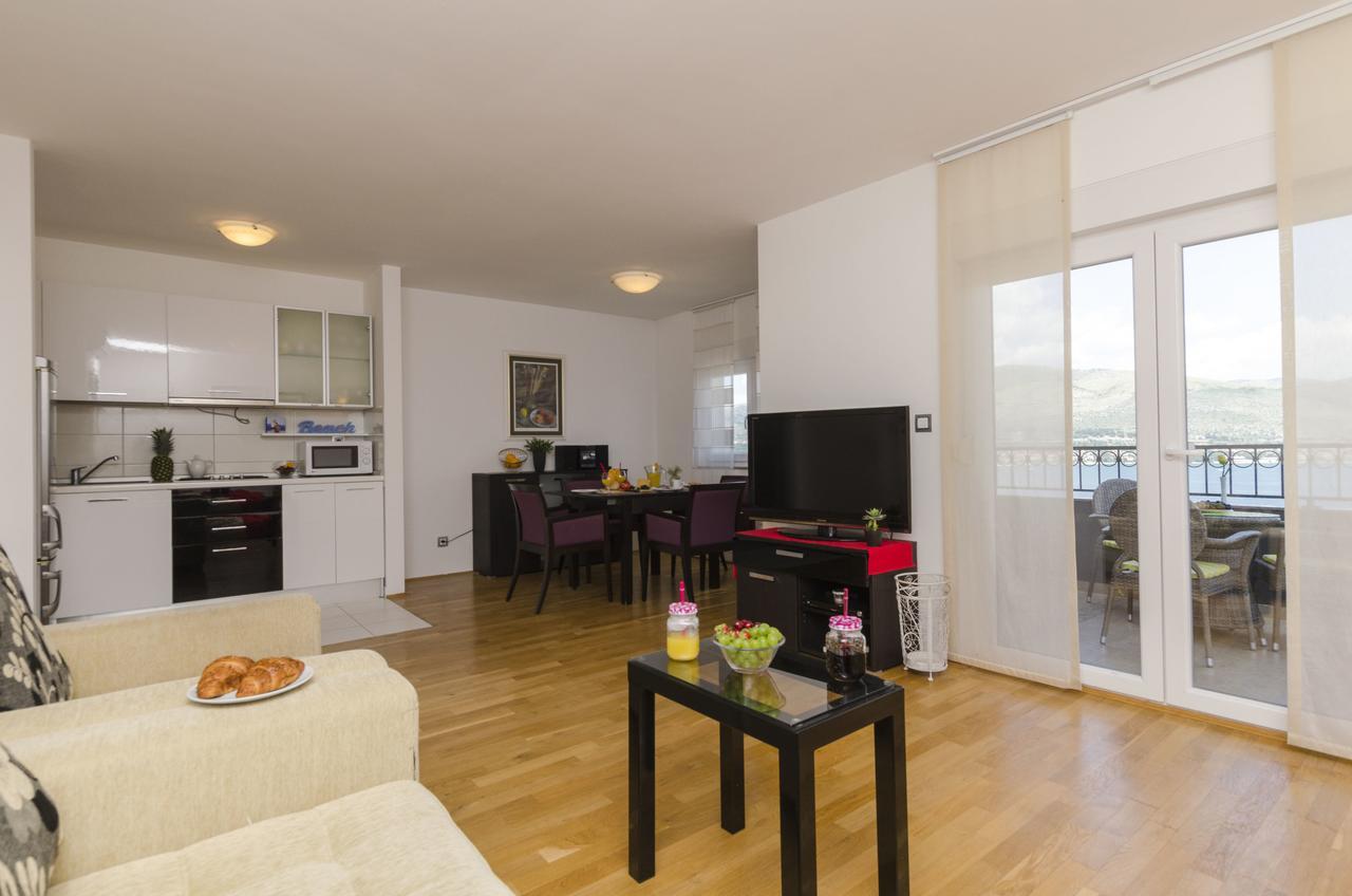 Apartments Maja Donji Okrug  エクステリア 写真