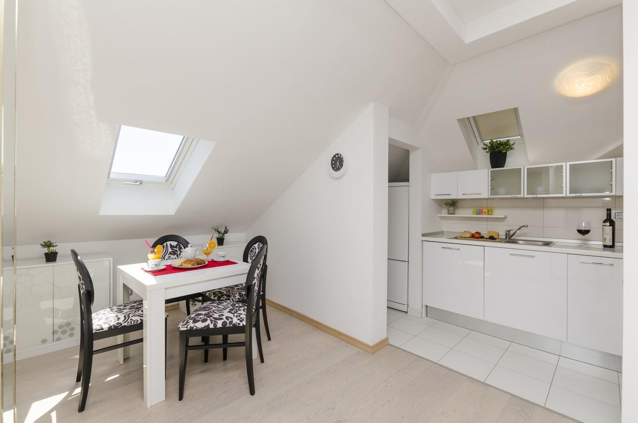 Apartments Maja Donji Okrug  エクステリア 写真